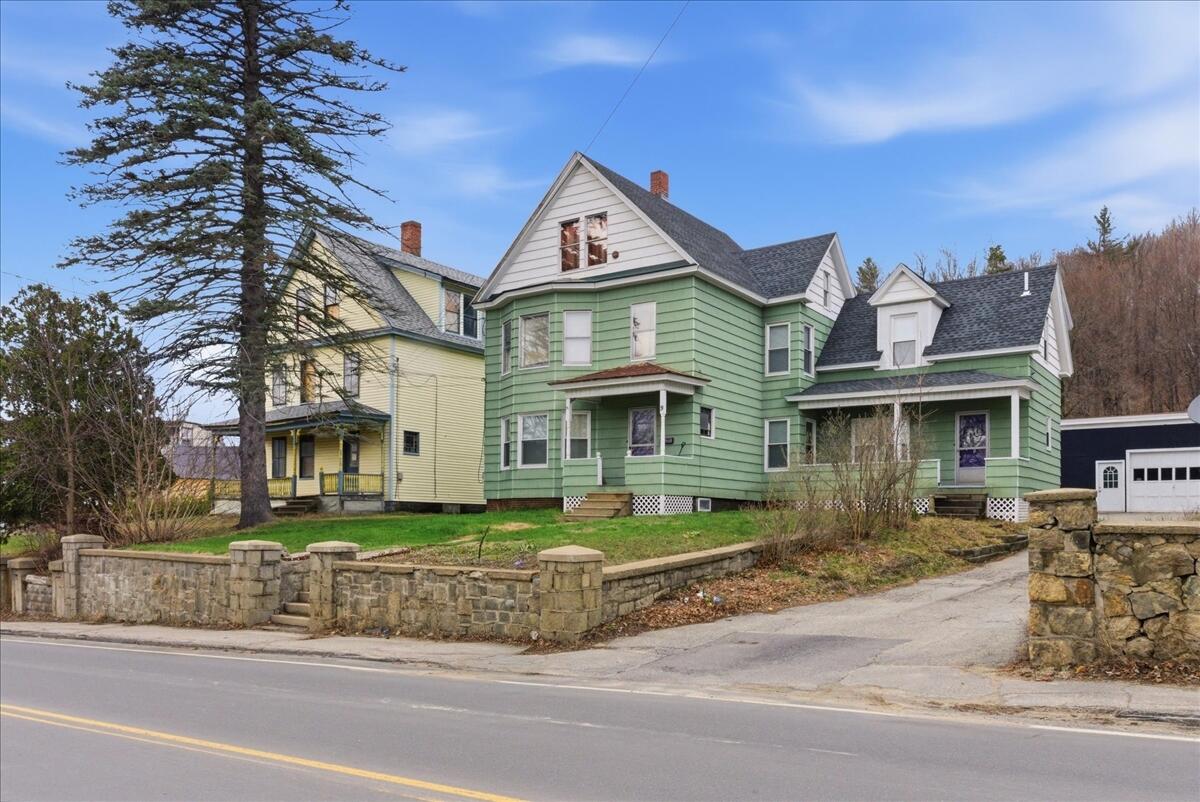 9 Harlow Hill Rd, Mexico ME 04257