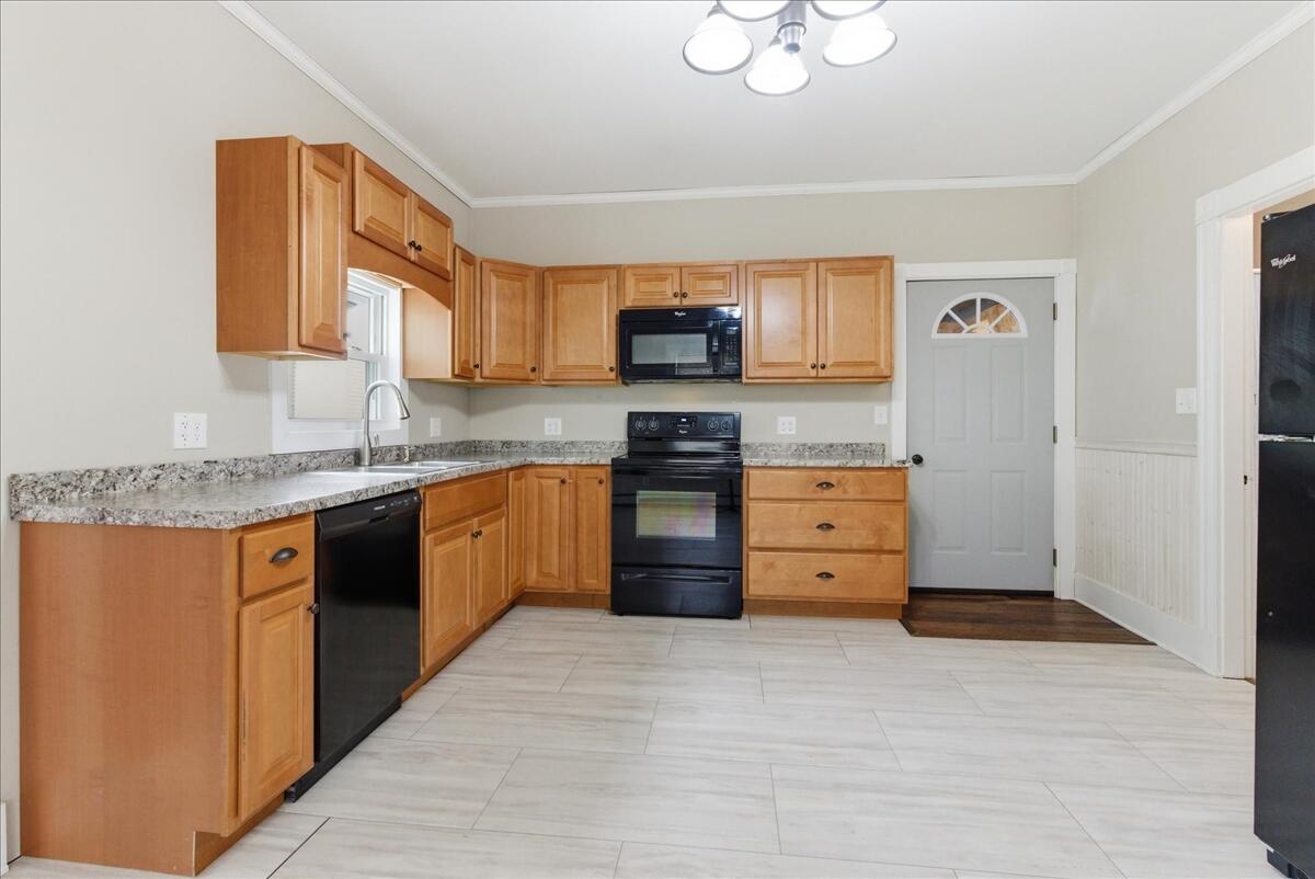 9 Harlow Hill Road Mexico, ME 04257 - Photo 4 of 44 Kitchen