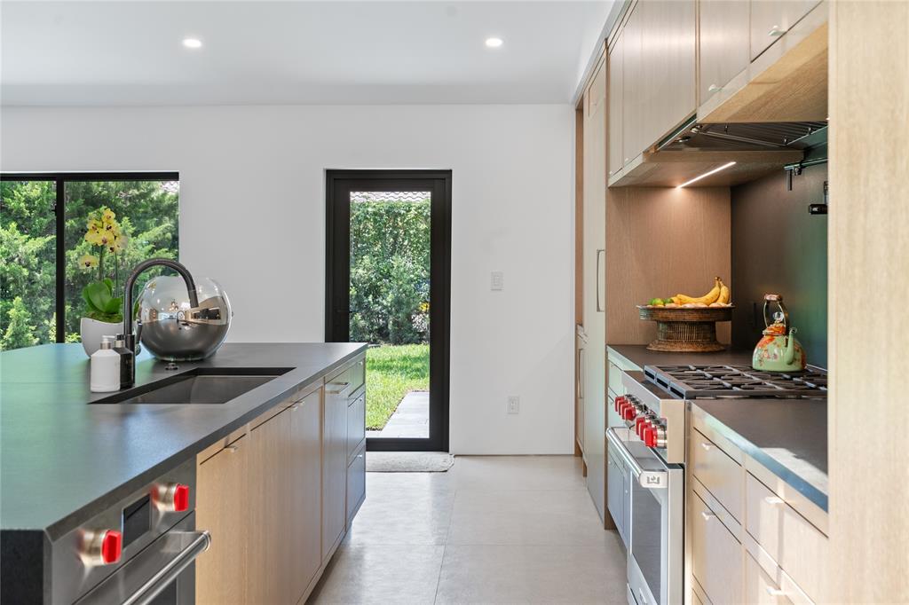 18660 Long Lake Drive Boca Raton, FL 33496 - Photo 5 of 52