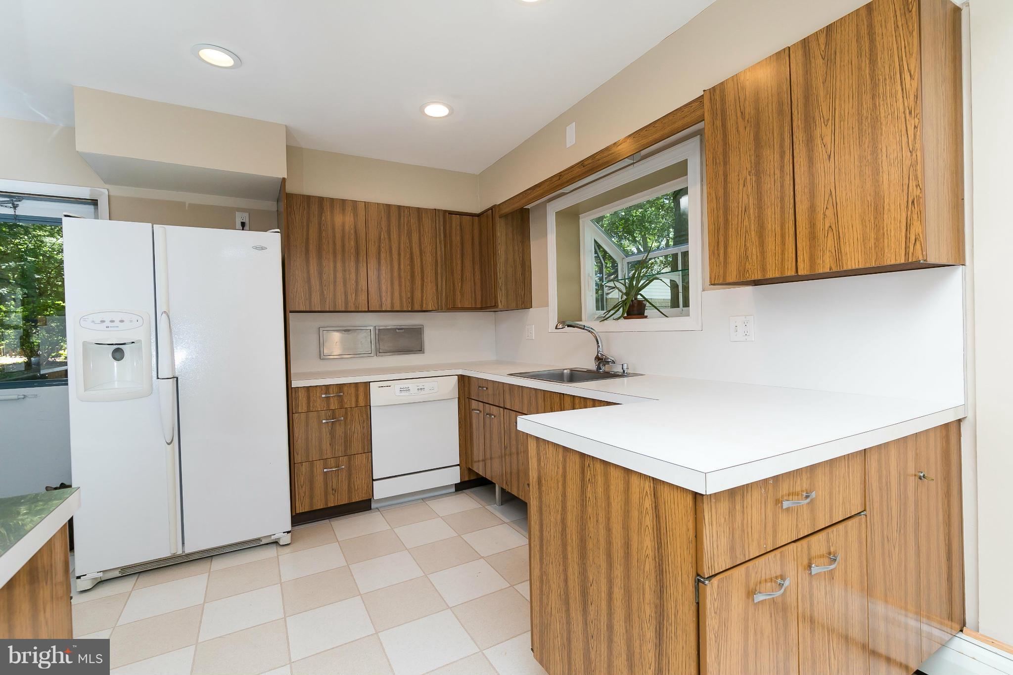 2215 Arden Road Baltimore, MD 21209 - Photo 13 of 30 Kitchen