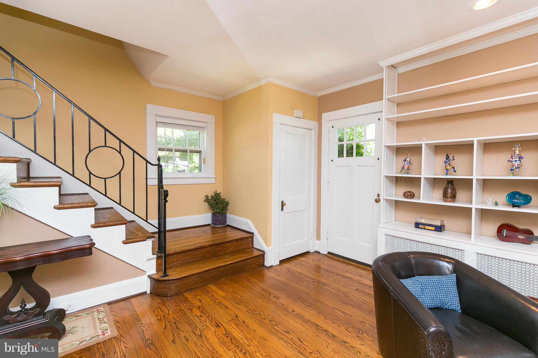 2215 Arden Road Baltimore, MD 21209 - Photo 3 of 30 Bright and sunny living room