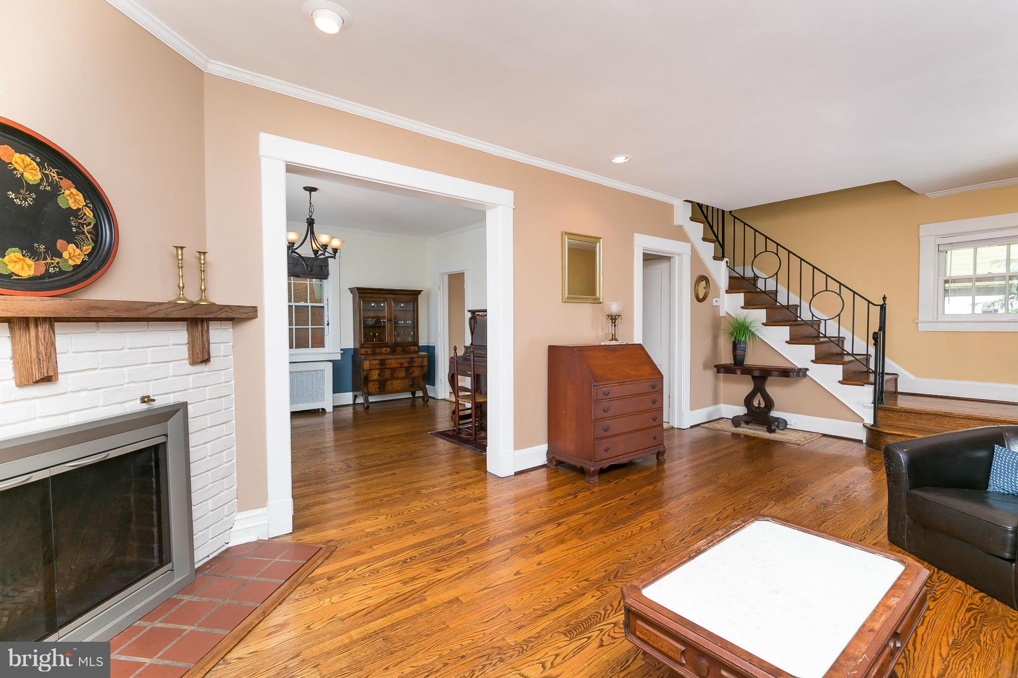2215 Arden Road Baltimore, MD 21209 - Photo 5 of 30 Living Room