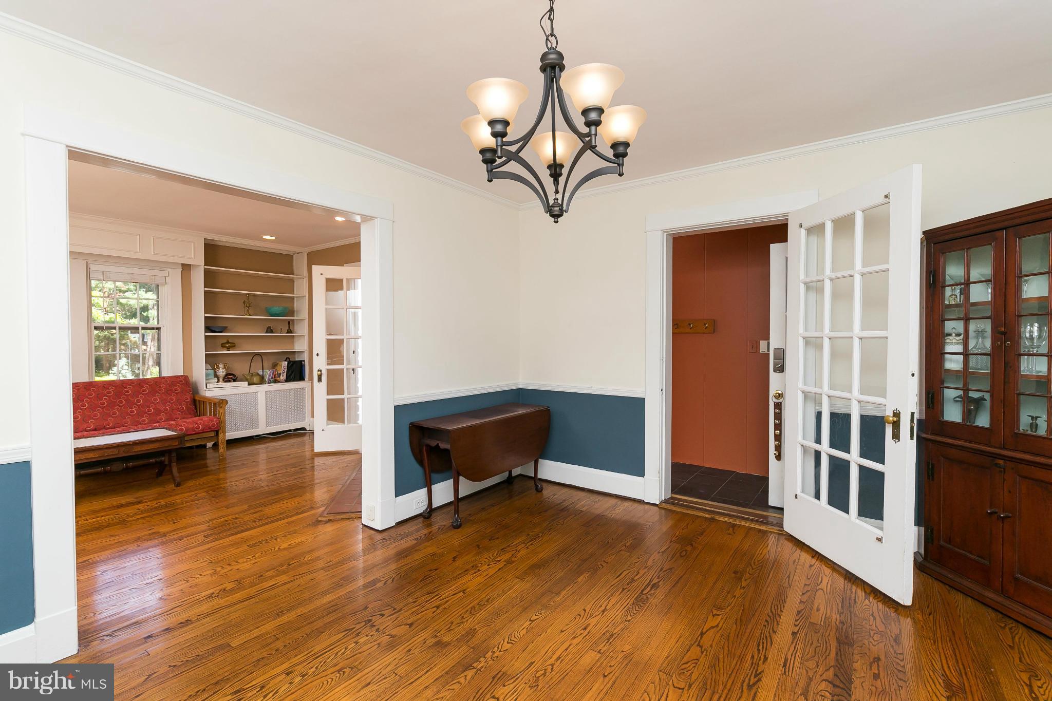 2215 Arden Road Baltimore, MD 21209 - Photo 7 of 30 Large dining room