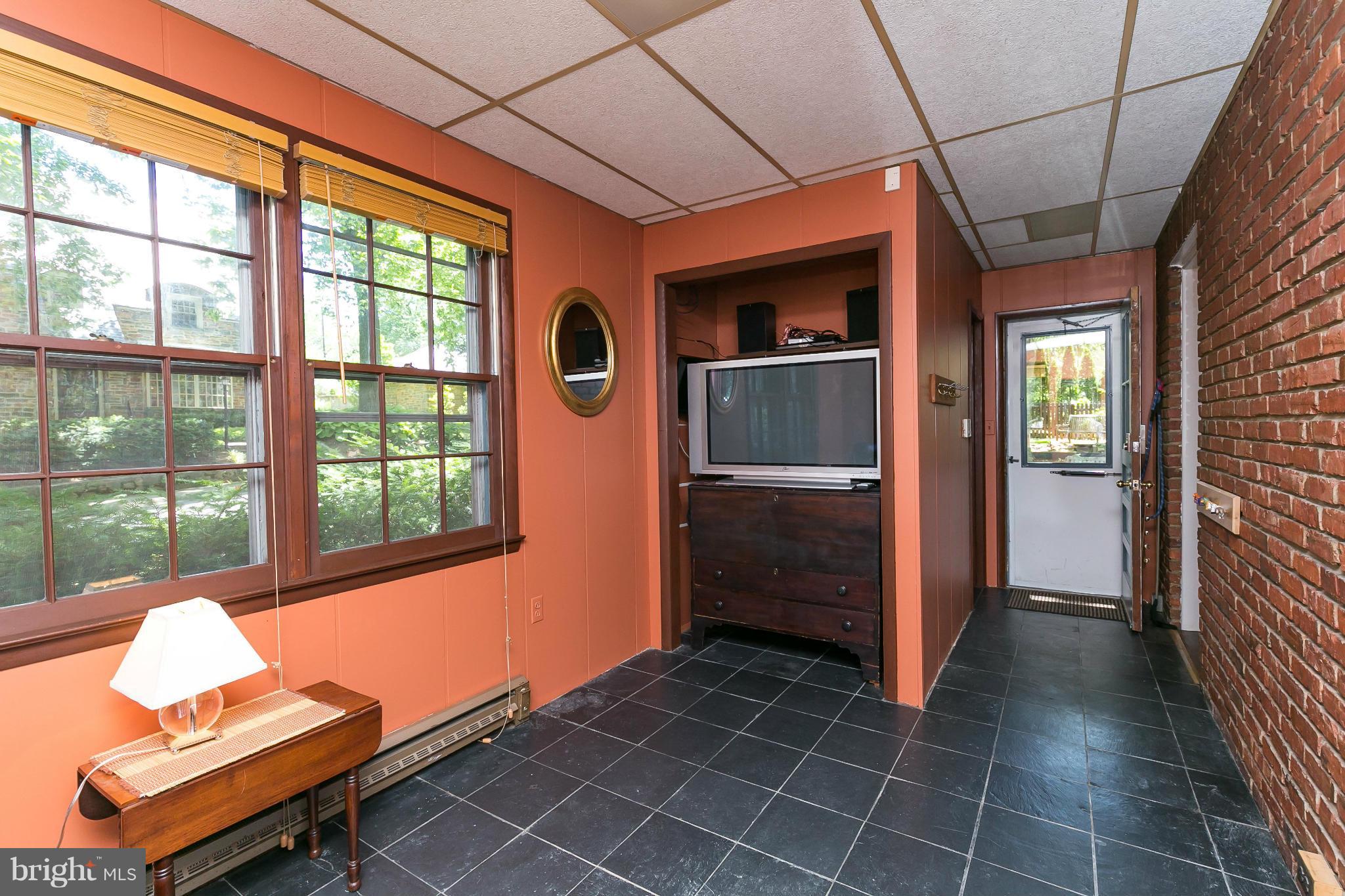 2215 Arden Road Baltimore, MD 21209 - Photo 9 of 30 Cozy den