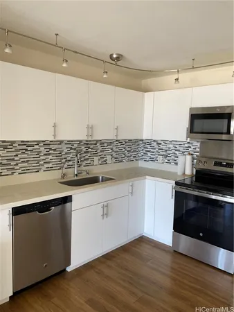 $4,200 | 888 Kapiolani Boulevard, Unit 1106, Honolulu, HI 96813