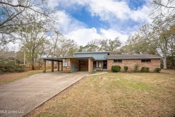 $189,975 | 3109 Holly Drive, Gautier, MS 39553