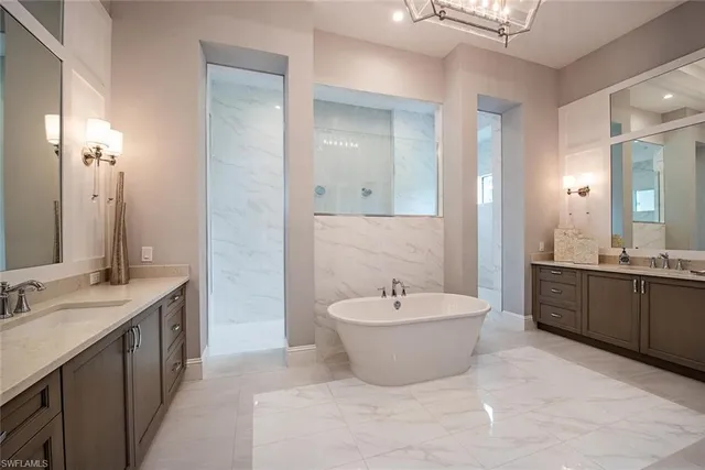 $5,995,000 | 179 Mahogany Drive, Naples, FL 34108