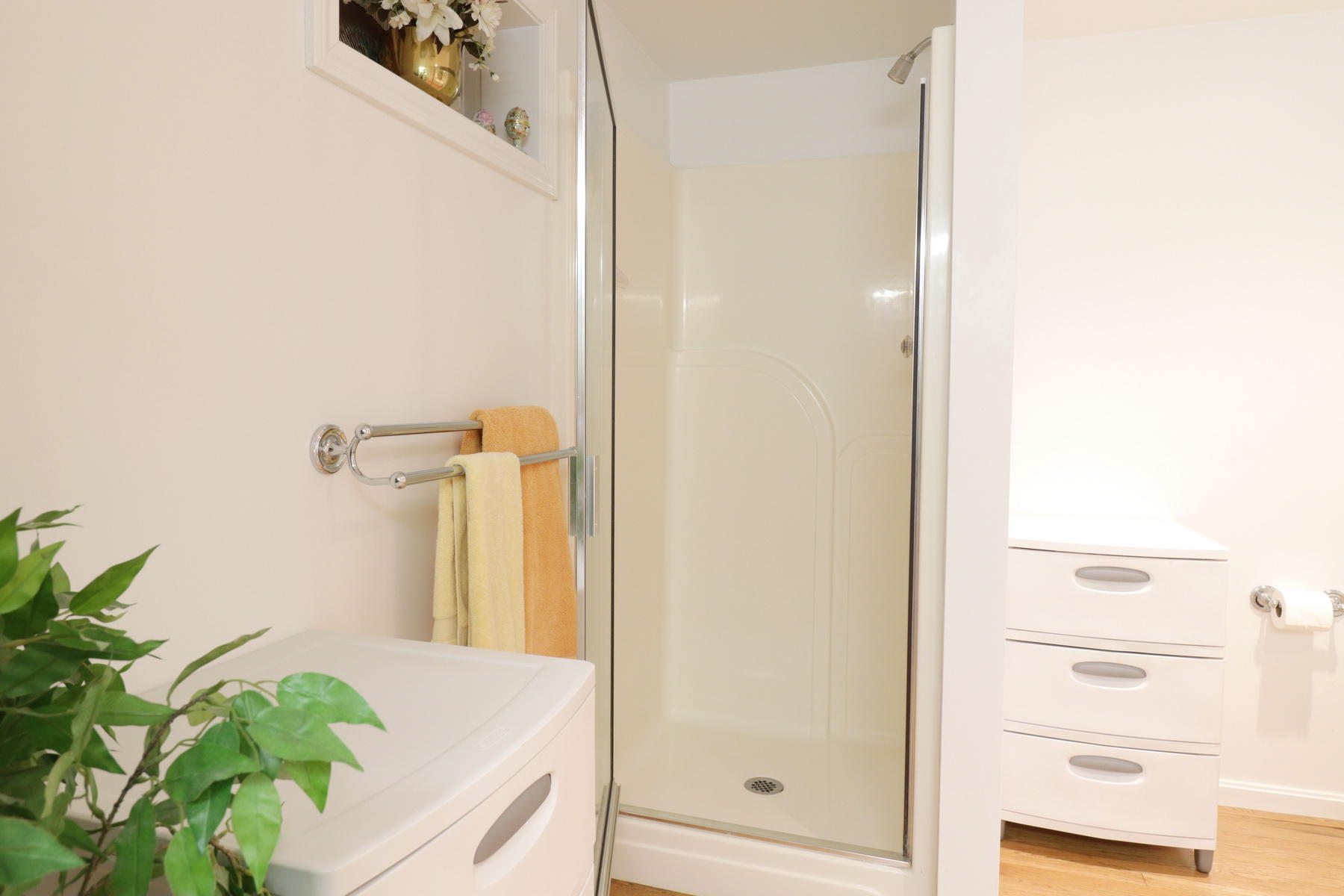 120 Fells Pond Road Mashpee, MA 02649 - Photo 29 of 42 a bathroom with a bathtub