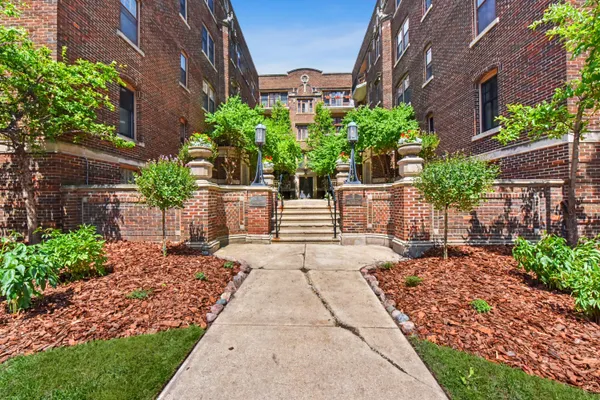 $310,000 | 2009 North Prospect Avenue, Unit 20, Milwaukee, WI 53202