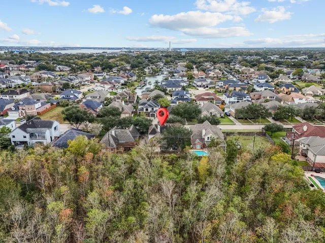 $374,800 | 2231 Water Way, Seabrook, TX 77586