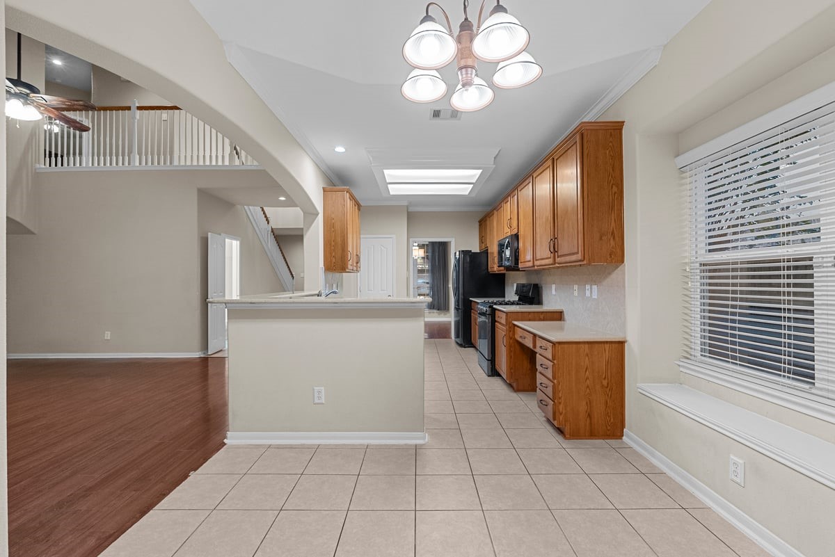 2231 Water Way Seabrook, TX 77586 - Photo 8 of 43 a view of a kitchen with electric appliances
