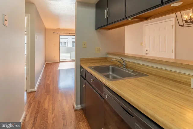 $1,625 | 1625 Carriage House Terrace, Unit AA, Silver Spring, MD 20904