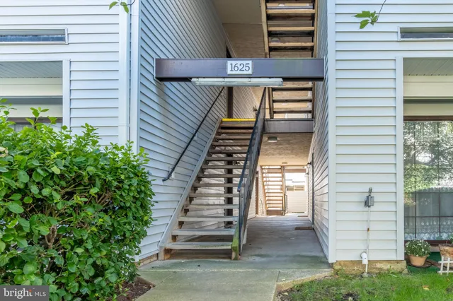 $1,625 | 1625 Carriage House Terrace, Unit AA, Silver Spring, MD 20904