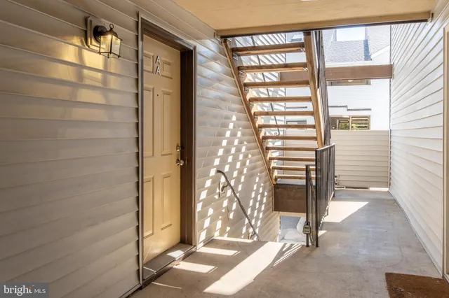 $1,625 | 1625 Carriage House Terrace, Unit AA, Silver Spring, MD 20904