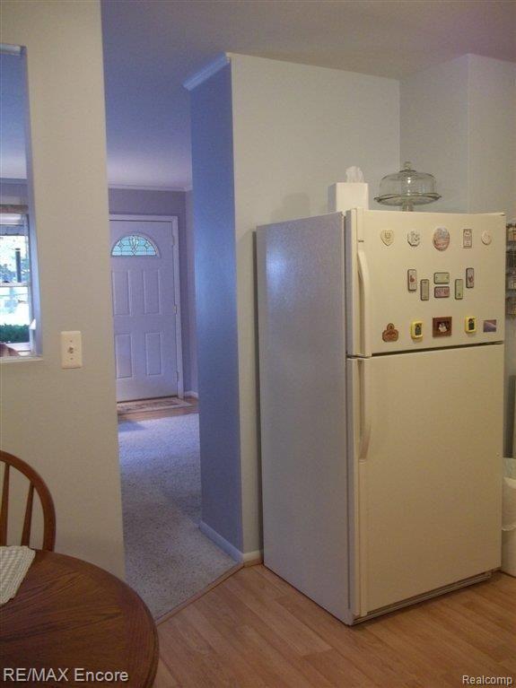 3048 Melvin Avenue Rochester, MI 48307 - Photo 6 of 13 Kitchen.jpg