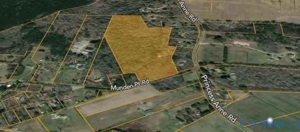 a view of a house with backyard and porch