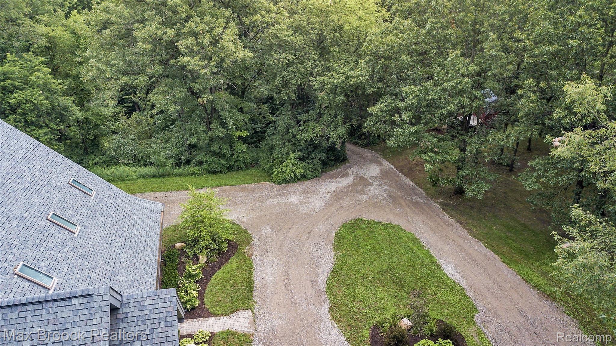 6765 Ridgewood Road Clarkston, MI 48346 - Photo 84 of 92 116-6765-Ridgewood-Rd-WindowStill-Re.jpg
