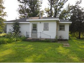 1174 Miami Road Bremen, IN 46506 - Photo 5 of 8