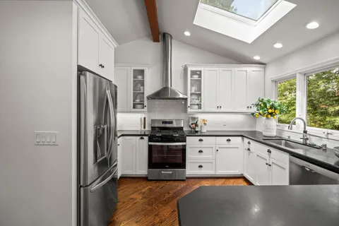 $3,250,000 | 25 Woodhue Court, Redwood City, CA 94062