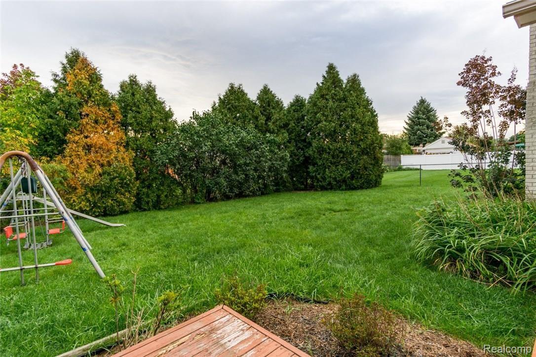 35812 Shell Drive Sterling Heights, MI 48310 - Photo 30 of 33 35812 Shell (30).jpg