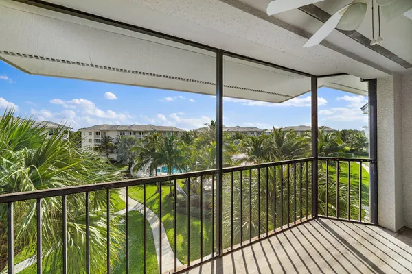 $399,000 | 243 Bay Colony Drive North, Juno Beach, FL 33408