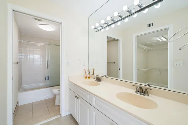 $399,000 | 243 Bay Colony Drive North, Juno Beach, FL 33408