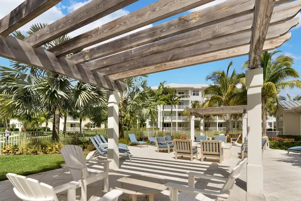 $399,000 | 243 Bay Colony Drive North, Juno Beach, FL 33408