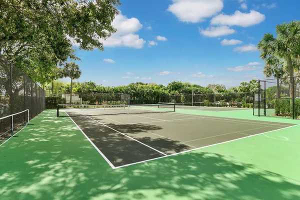 $399,000 | 243 Bay Colony Drive North, Juno Beach, FL 33408