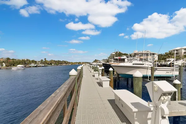 $399,000 | 243 Bay Colony Drive North, Juno Beach, FL 33408