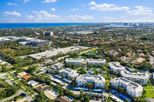 $399,000 | 243 Bay Colony Drive North, Juno Beach, FL 33408