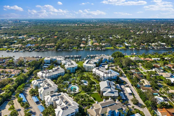 $399,000 | 243 Bay Colony Drive North, Juno Beach, FL 33408