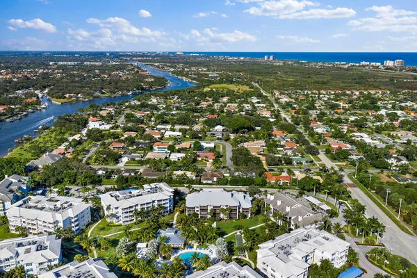 $399,000 | 243 Bay Colony Drive North, Juno Beach, FL 33408