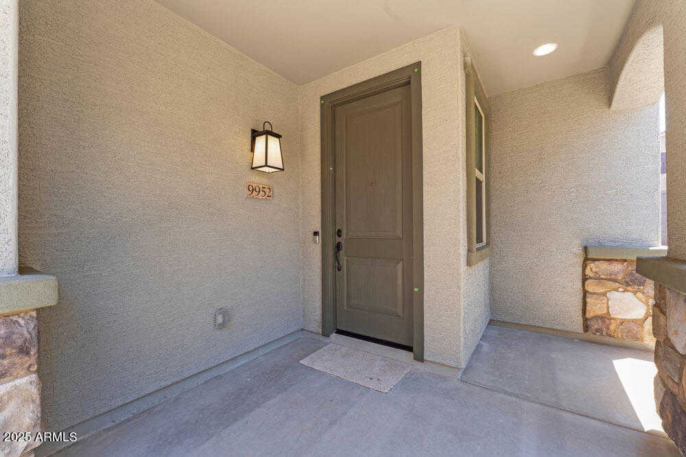 9952 West Piccadilly Road Avondale, AZ 85392 - Photo 2 of 42 hj-az-phoenix-parkside-villas-cc4-lot-34