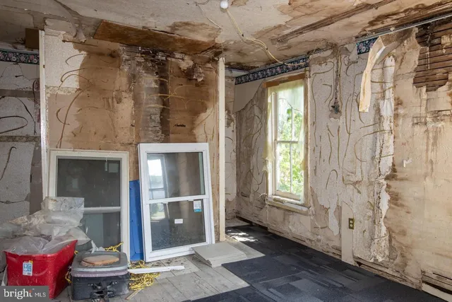 $64,900 | 2678 West Main Street, Hegins, PA 17938