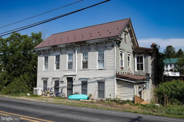 $64,900 | 2678 West Main Street, Hegins, PA 17938