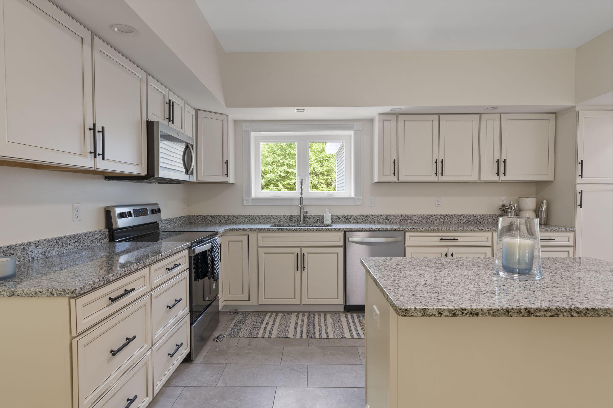48 Batchelder Road Ogunquit, ME 03907 - Photo 18 of 49 Kitchen 48 Batchelder Road
