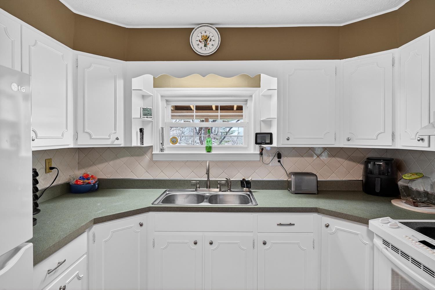 5599 Jacobsen Road Aurora, IN 47001 - Photo 8 of 28