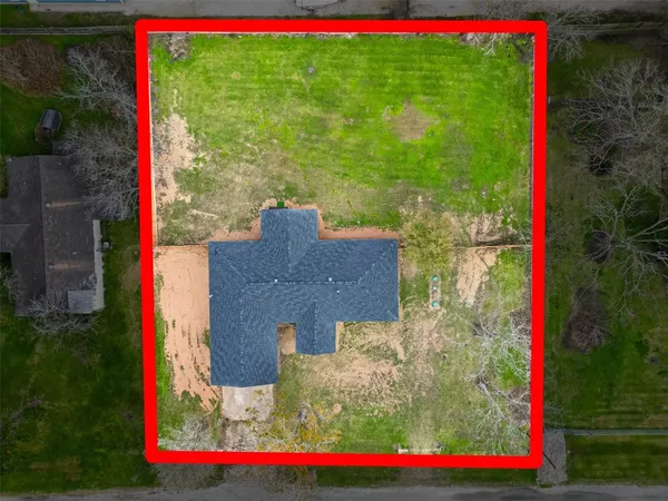 $299,000 | 2311 8 Th Street, Liverpool, TX 77577