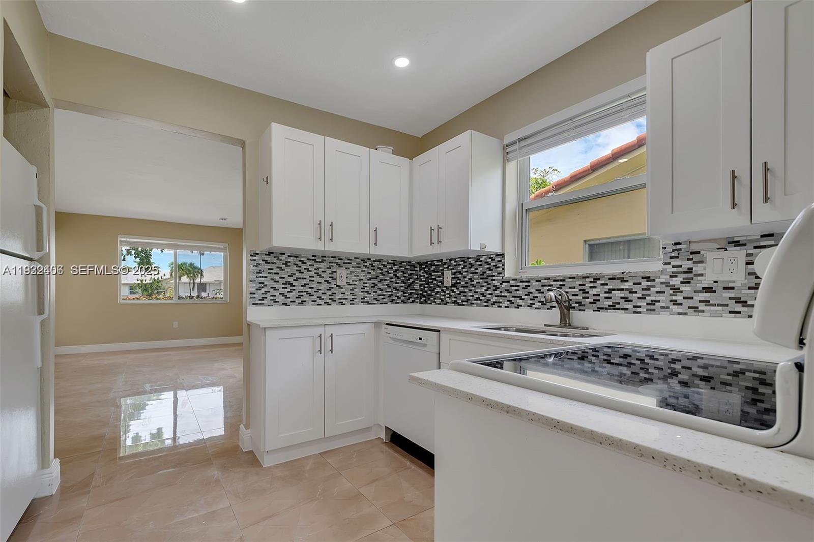 9243 Southwest 204th Terrace Cutler Bay, FL 33189 - Photo 14 of 18