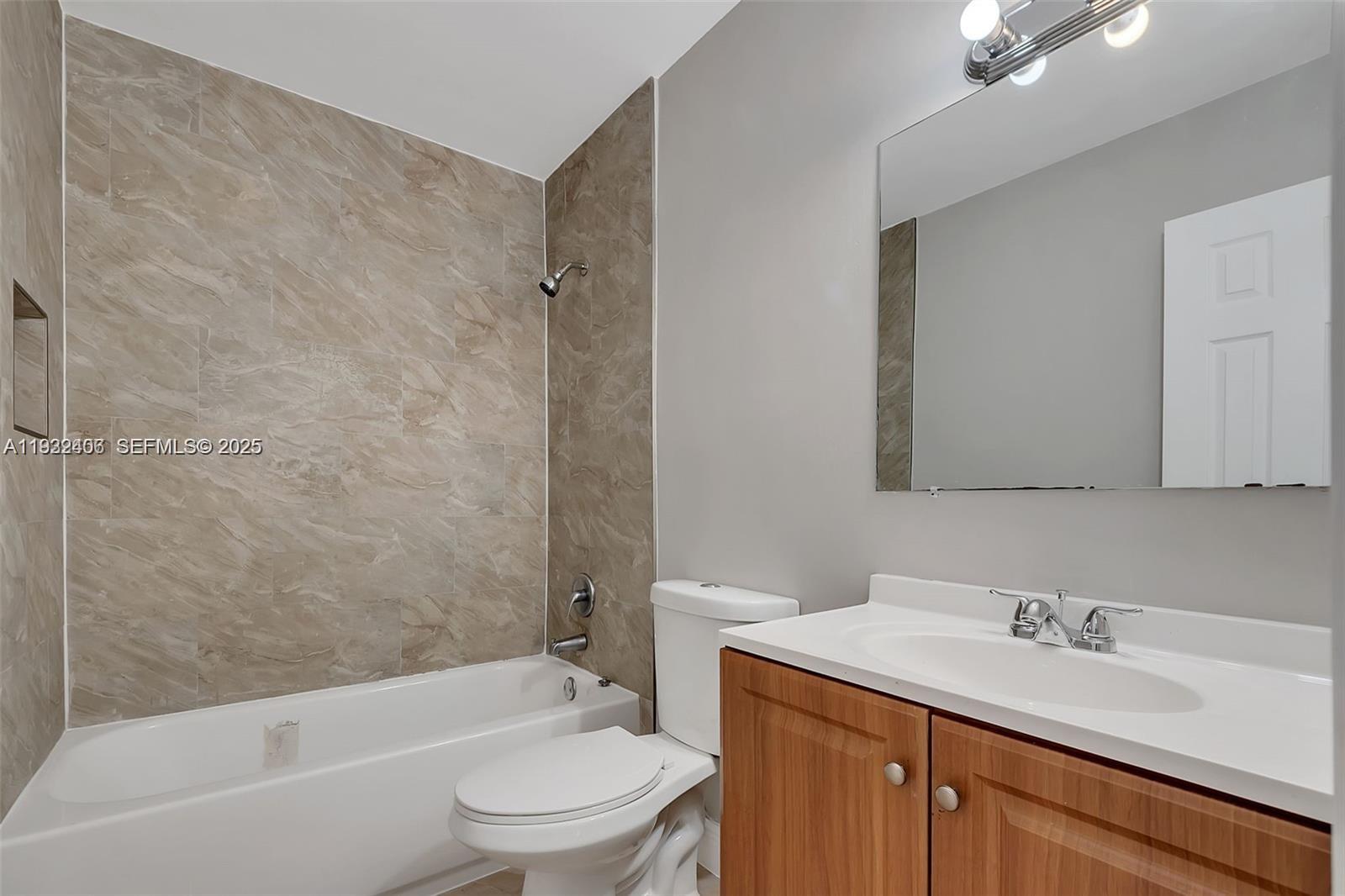 9243 Southwest 204th Terrace Cutler Bay, FL 33189 - Photo 16 of 18