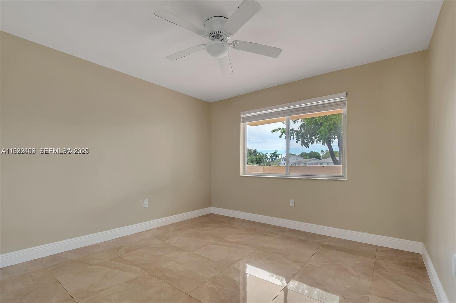 9243 Southwest 204th Terrace Cutler Bay, FL 33189 - Photo 6 of 18