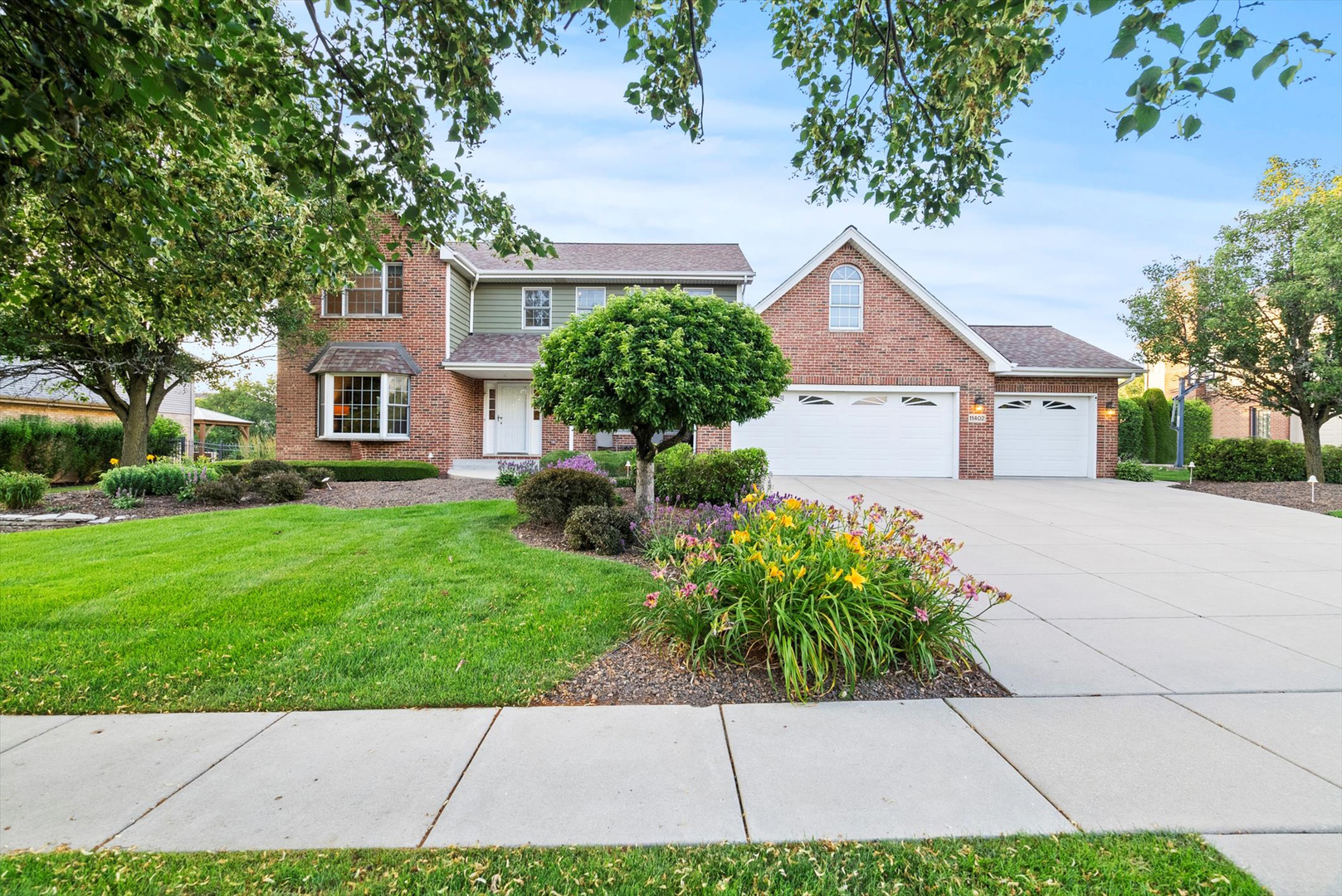 11402 Abbey Road Mokena, IL 60448 - Photo 1 of 44 Gallery Image 1
