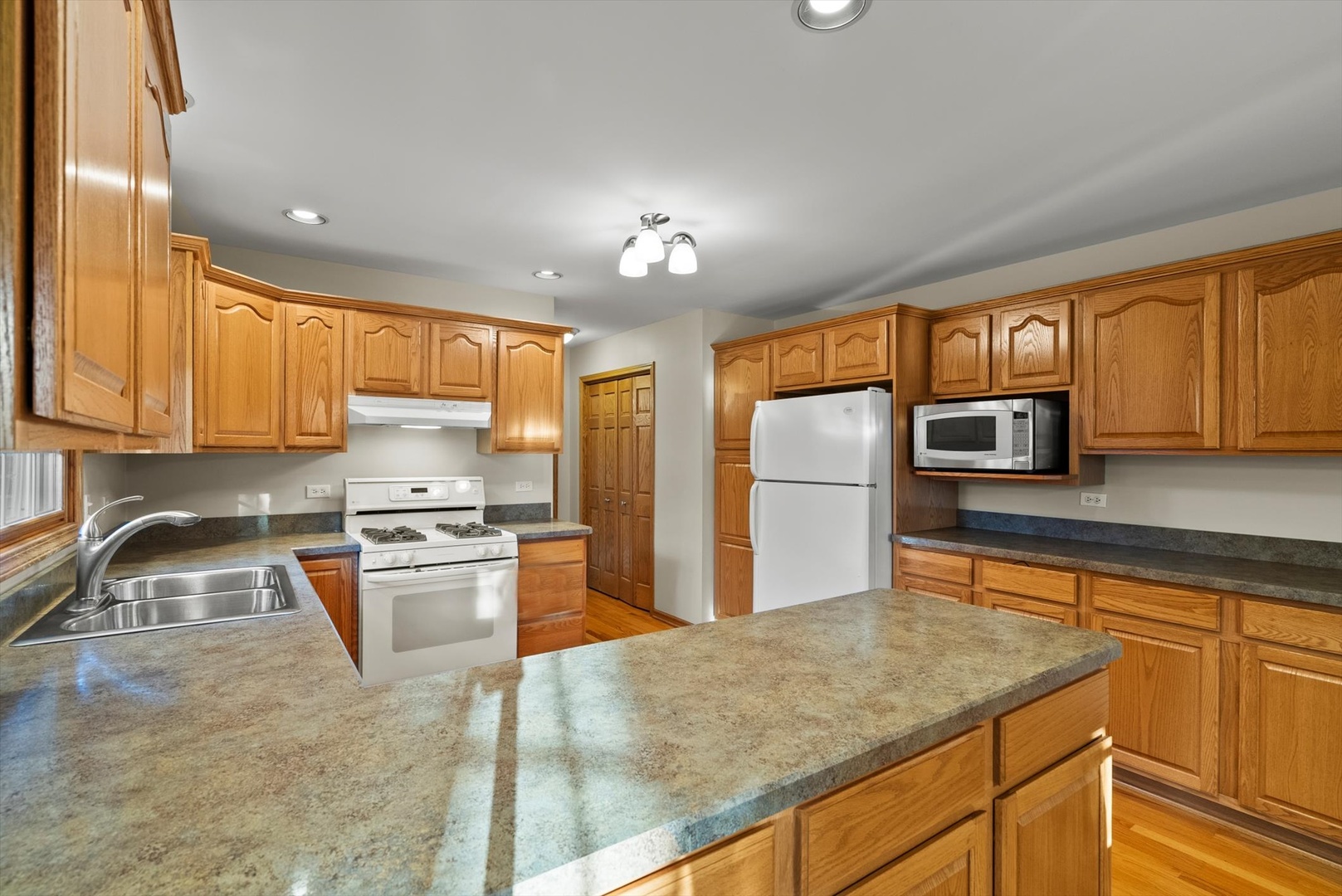 11402 Abbey Road Mokena, IL 60448 - Photo 26 of 44 Gallery Image 26