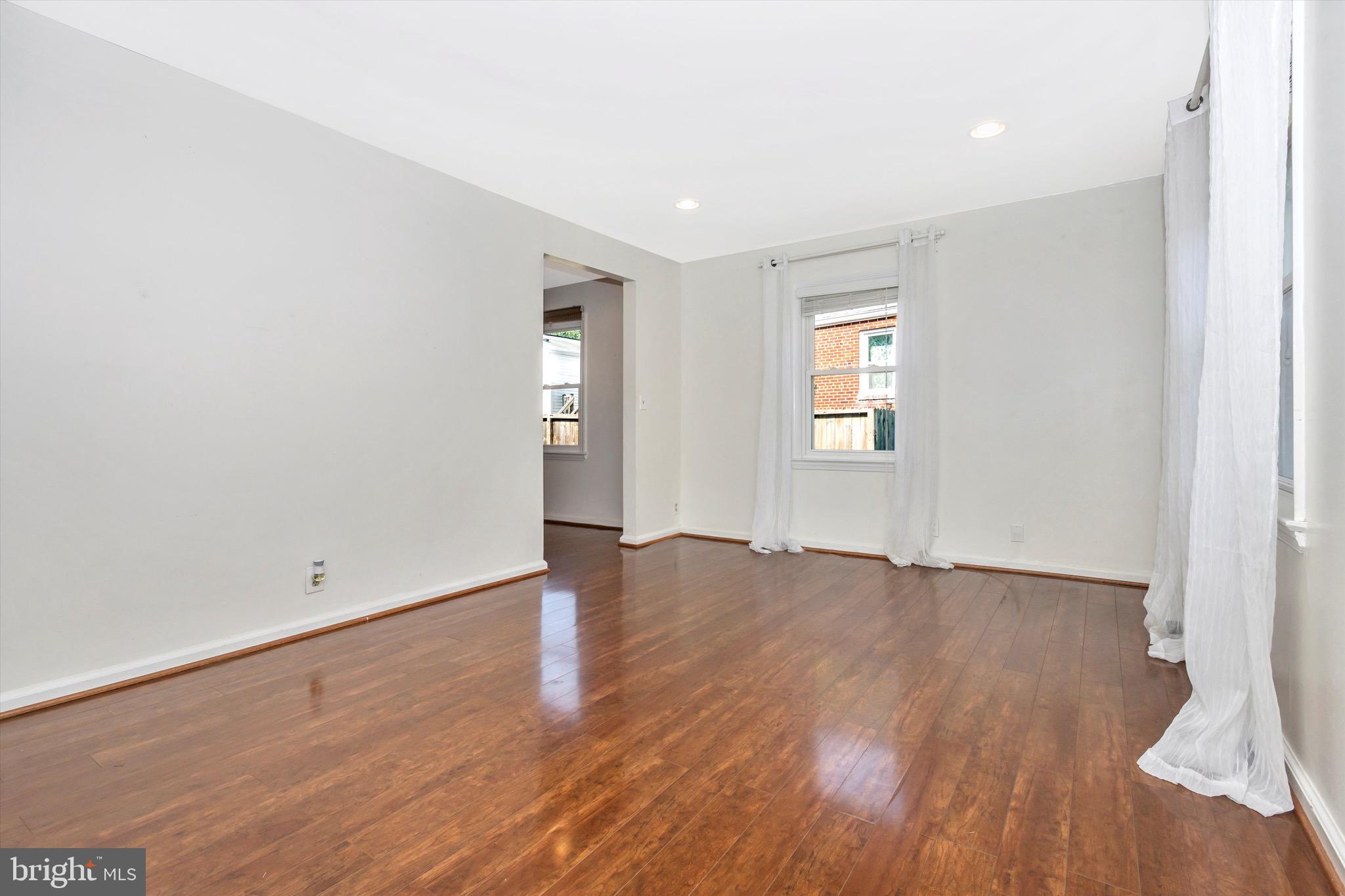 1304 Windham Lane Silver Spring, MD 20902 - Photo 6 of 53 Living Room