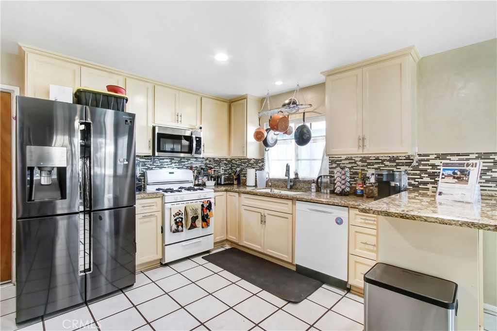 8215 Avenida Castro Rancho Cucamonga, CA 91730 - Photo 9 of 16