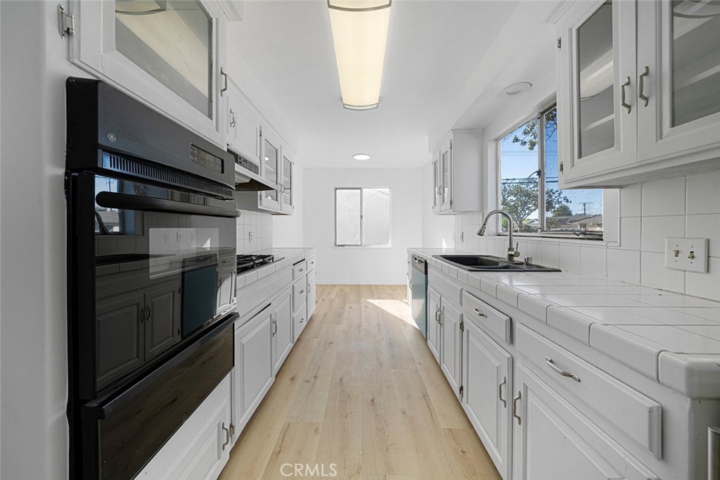 401 South Basque Avenue Fullerton, CA 92833 - Photo 11 of 33