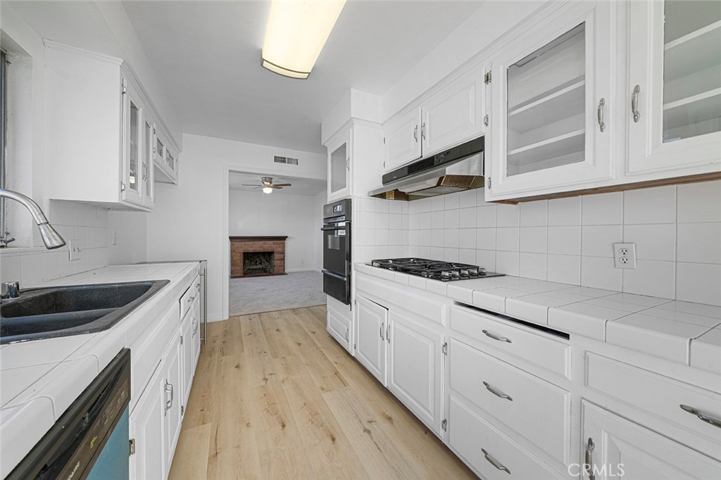 401 South Basque Avenue Fullerton, CA 92833 - Photo 12 of 33