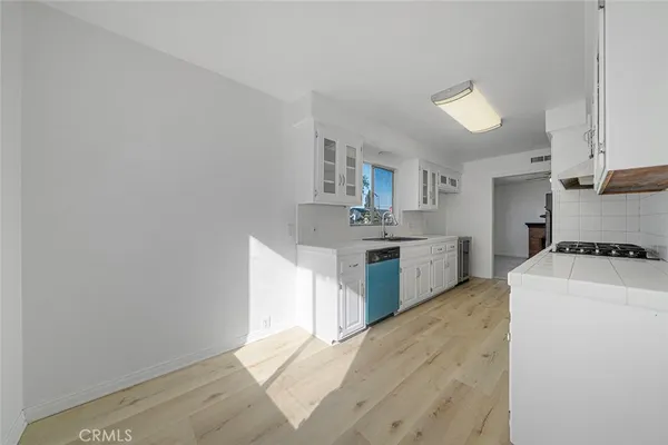 $899,999 | 401 South Basque Avenue, Fullerton, CA 92833