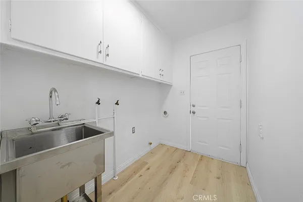 $899,999 | 401 South Basque Avenue, Fullerton, CA 92833