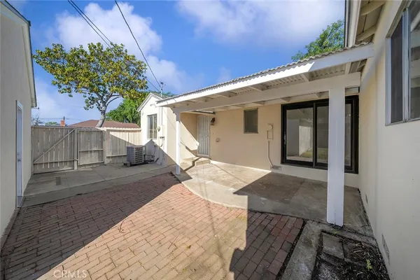 $899,999 | 401 South Basque Avenue, Fullerton, CA 92833